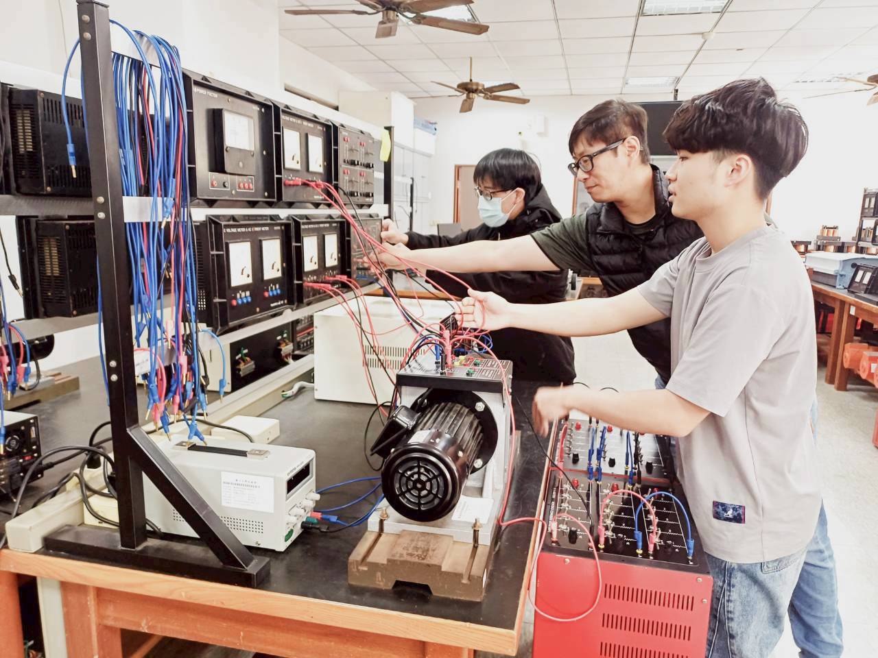 電機機械教學組件 1