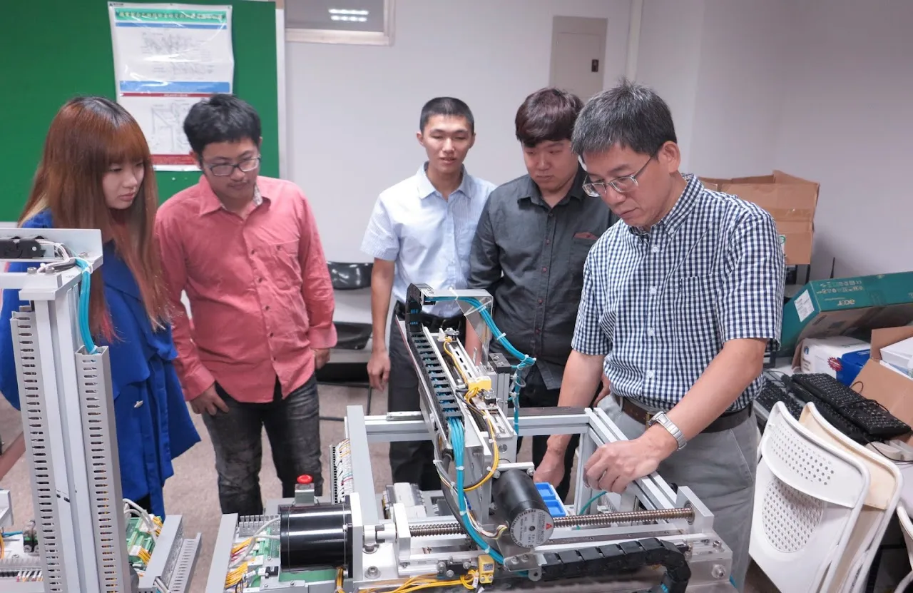 Intelligent Robotics Lab